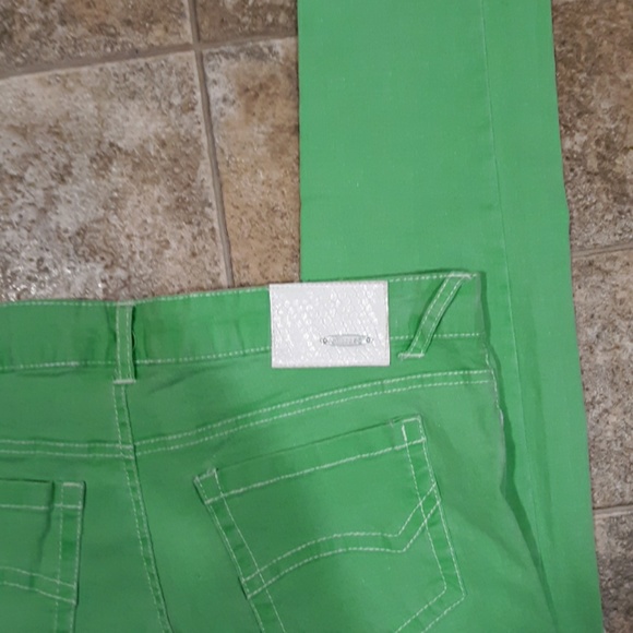 Dollhouse Crazy Sexy Cool Lime Green Skinny Jeans. - Picture 6 of 7